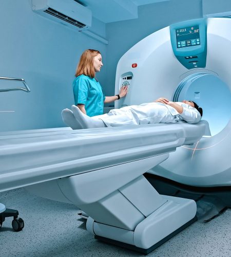 Radiologist,Consults,Patient,Before,Undergoing,Diagnostics,Using,Magnetic,Resonance,Imaging